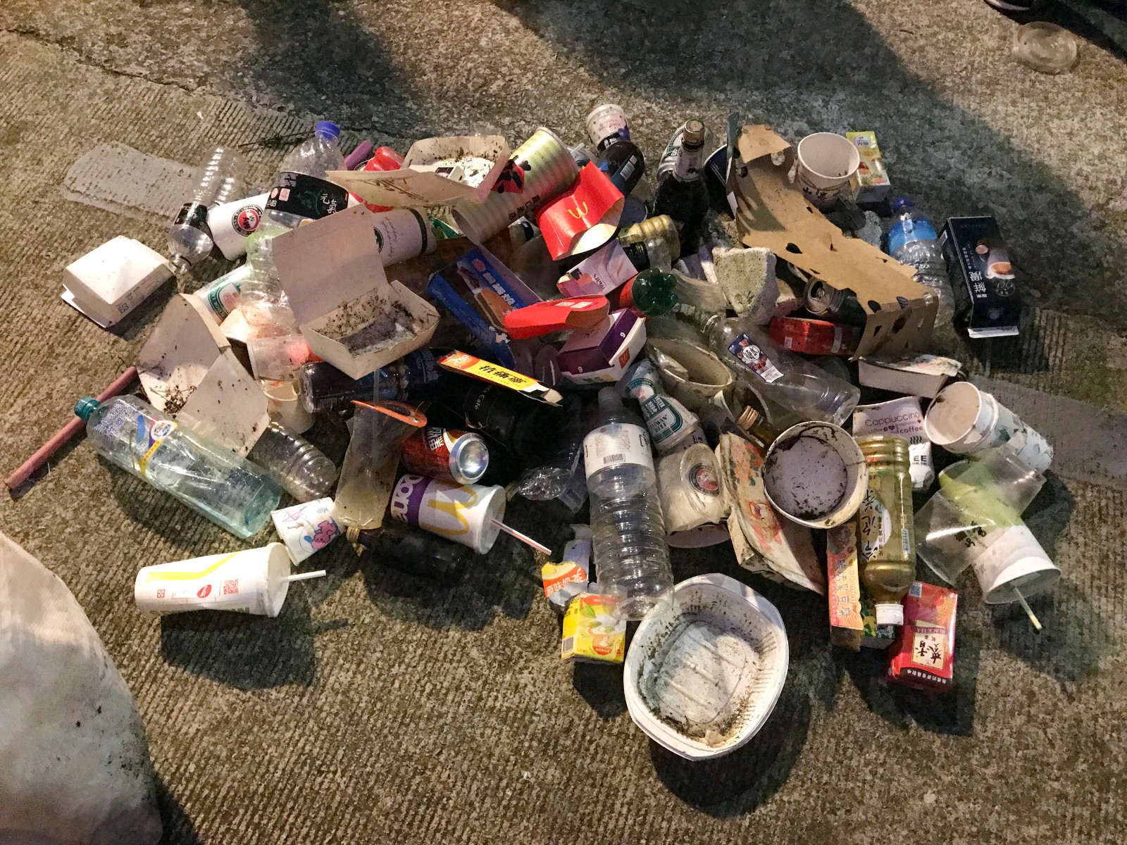 Every month, employees from DBS Bank are encouraged to come to Sanxia to hold volunteer days to protect the land and support local social enterprises. Weather: Cloudy  Number of people: 42  Hours: 1hrs  Achievements: 8 bags of garbage and a tattered sofa  | Taipei Cultural experience | CAN Culture