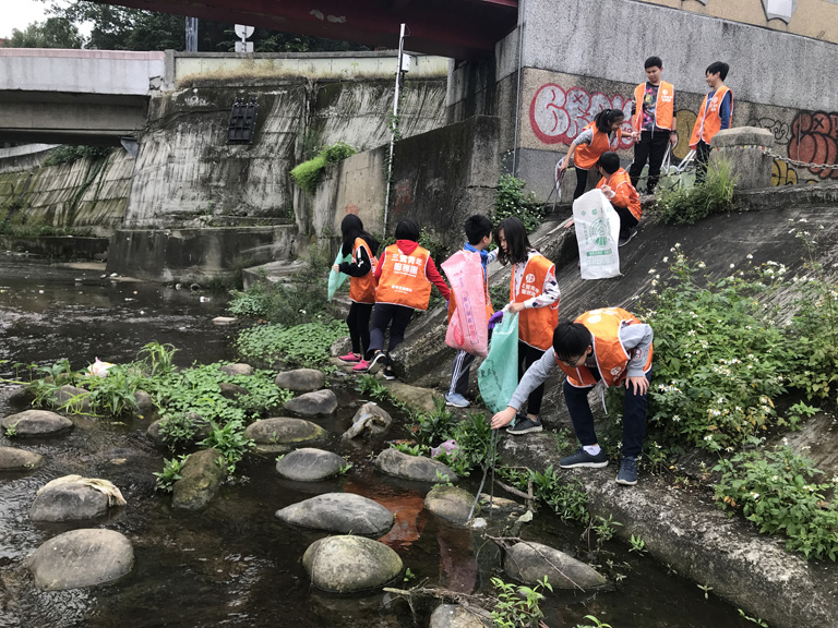 Special Appreciation｜New Taipei Municipal Tour Ya Car Elementary & Junior High School Weather: Sunny  Number of people: 25  Hours: 2hrs  Achievements: 4 bags of garbage  | Taipei Cultural experience | CAN Culture