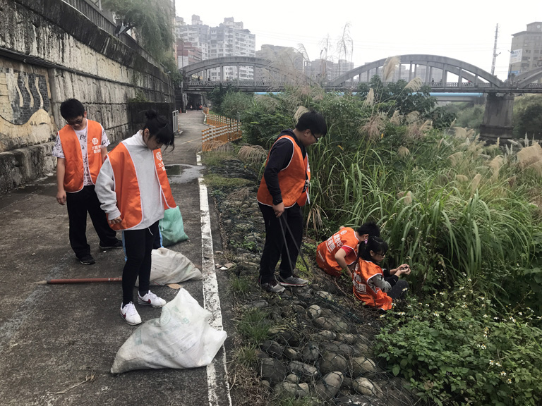 Special Appreciation｜New Taipei Municipal Tour Ya Car Elementary & Junior High School Weather: Sunny  Number of people: 25  Hours: 2hrs  Achievements: 4 bags of garbage  | Taipei Cultural experience | CAN Culture