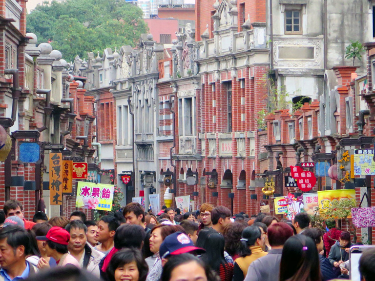 Sanxia Old Street refers to the over one hundred western style street house on the southern section of Minquan Street. forming lively trading markets in which tea, camphor and indigo were referred to as the Three Treasures of Old Street.  | Taipei Cultural experience | CAN Culture