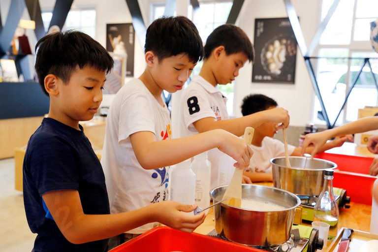 Tofu DIY Experience activities  | Taipei Cultural experience | CAN Culture