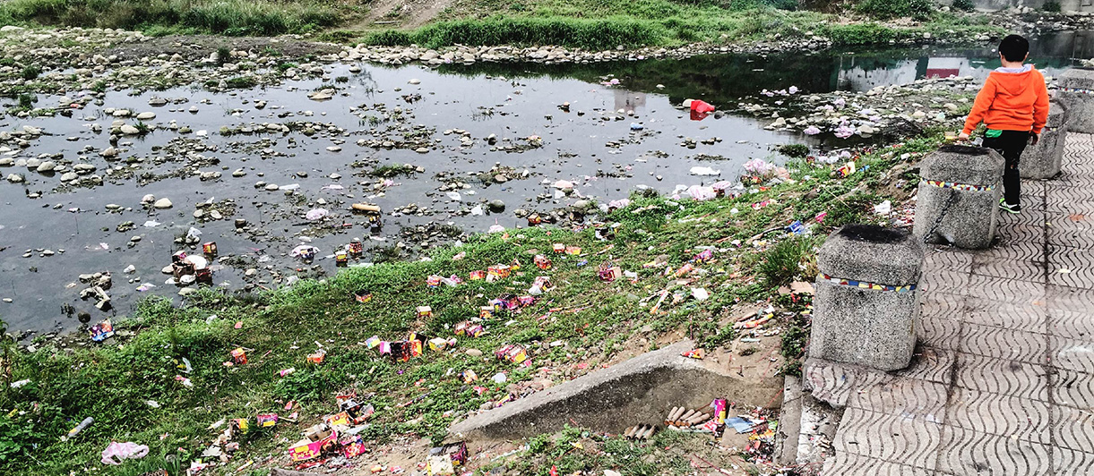 We saw that the history and culture of Sanxia River (Creek), the river that cultivated Sanxia, was being forgotten gradually, and it had even become a place where tourists and inhabitants throw their trash. In 2010, we initiated the River Clean-up Operation in Sanxia. The original purpose was to try to bring back teenagers of Sanxia and recover their identification and care toward the land. We hoped to arouse the care that local youths had for their land.  | Taipei Cultural experience | CAN Culture