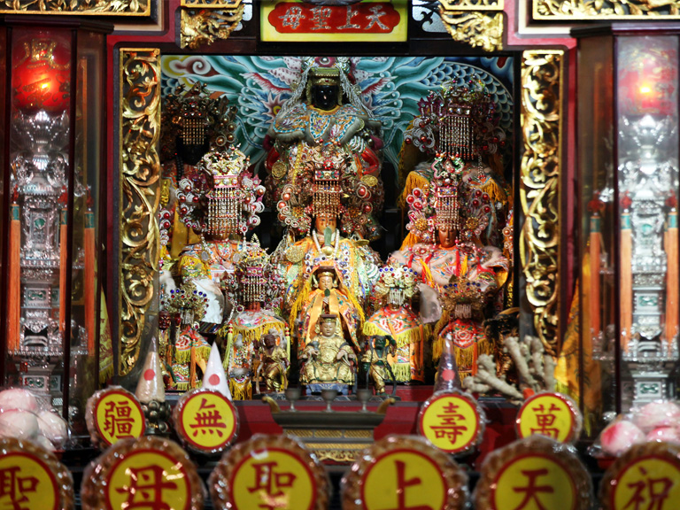 Due to the limited space, Mazu was settled in the middle hall, and the front hall was used as a store for selling incense and offerings, hence the name “Mazu Store”.  | Taipei Cultural experience | CAN Culture