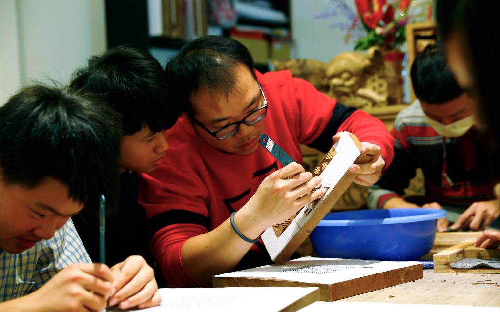 We found the 70-year-old hospital, Ailin Hospital, along Sanxia Old Street at the end of 2016. Through the design and planning by CAN Culture, Art & Nature, we reconstructed the old hospital into “HAKSIP Village” and established a space for teenager occupational cultivation – Green Grass Occupational School.  | Taipei Cultural experience | CAN Culture