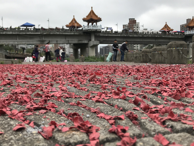 Weather: Cloudy   Number of people: 13  Hours: 1.5hrs  Achievements: 24 bags of garbage  River Clean-up Operation  Special Appreciation｜ 海湧工作室 - Hiin studio  | Taipei Cultural experience | CAN Culture