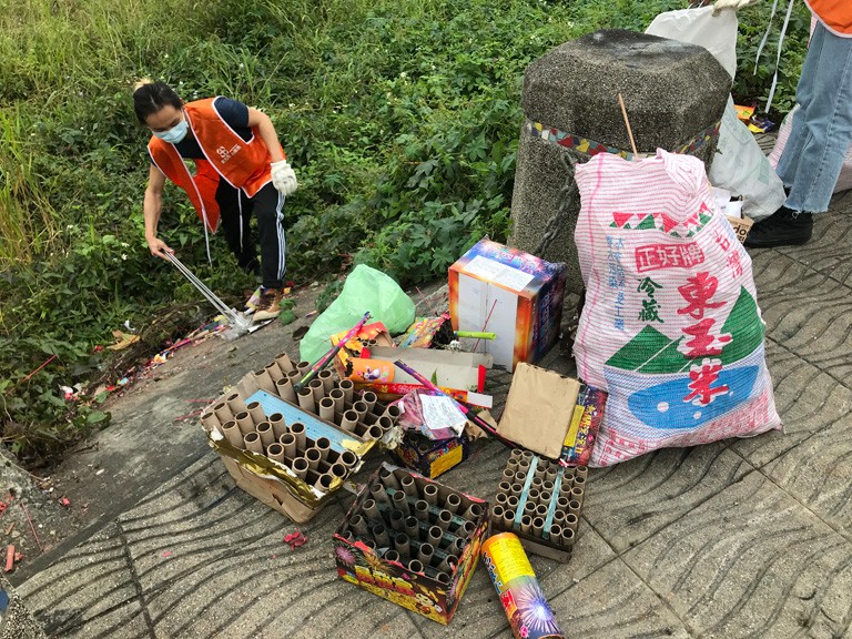 Weather: Cloudy   Number of people: 13  Hours: 1.5hrs  Achievements: 24 bags of garbage  River Clean-up Operation  Special Appreciation｜ 海湧工作室 - Hiin studio  | Taipei Cultural experience | CAN Culture