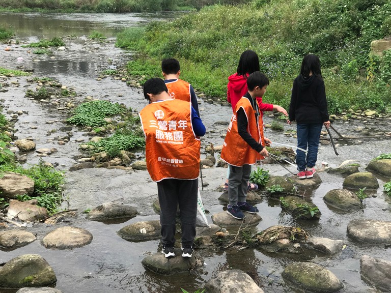 Welcome Taipei Kang Chiao Geography Olympiad Training Course to organize “2019 Winter Holiday Education Travel Activity" to lead children to study in the Sanxia, to know local traditional industries and shokunins through “Shokunin Tour”.    Finally, they also participated in the "River Clean-up Operation" to protect the environment and natural resources.  | Taipei Cultural experience | CAN Culture