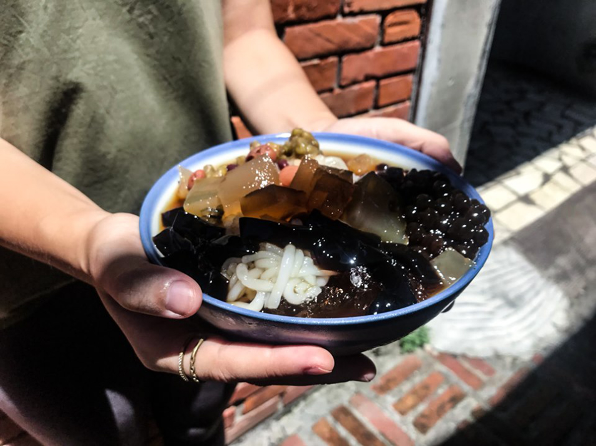 This is not just a ice shop as seen, but also a container that is filled with stories of Sanxia, and Aunt BAO-YU is just like the storyteller here!  | Taipei Cultural experience | CAN Culture