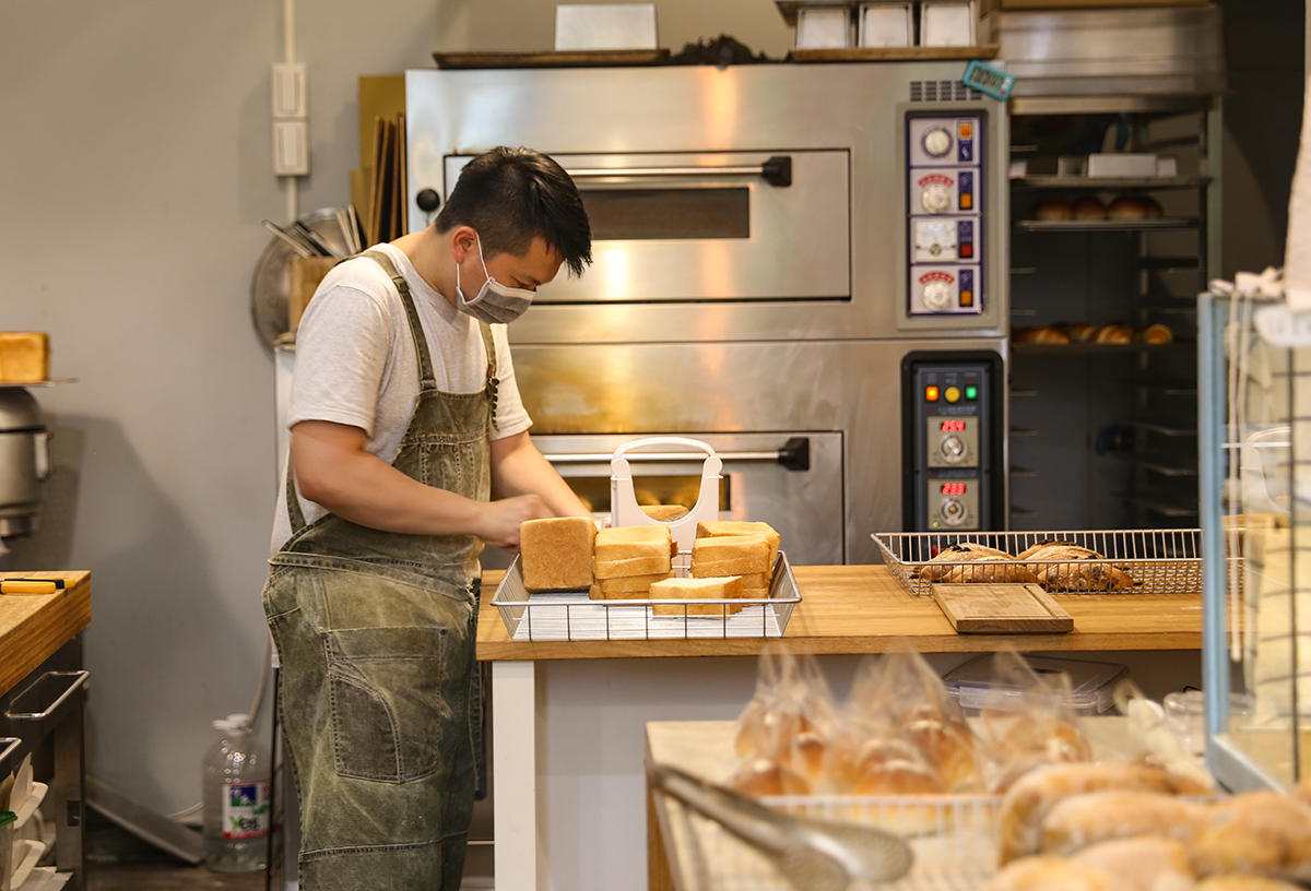 From Vespa to a bakery in the alley, the journey has already started for about a year. When it comes to the necessity of running a startup, the tender in their eyes must be it!  | Taipei Cultural experience | CAN Culture