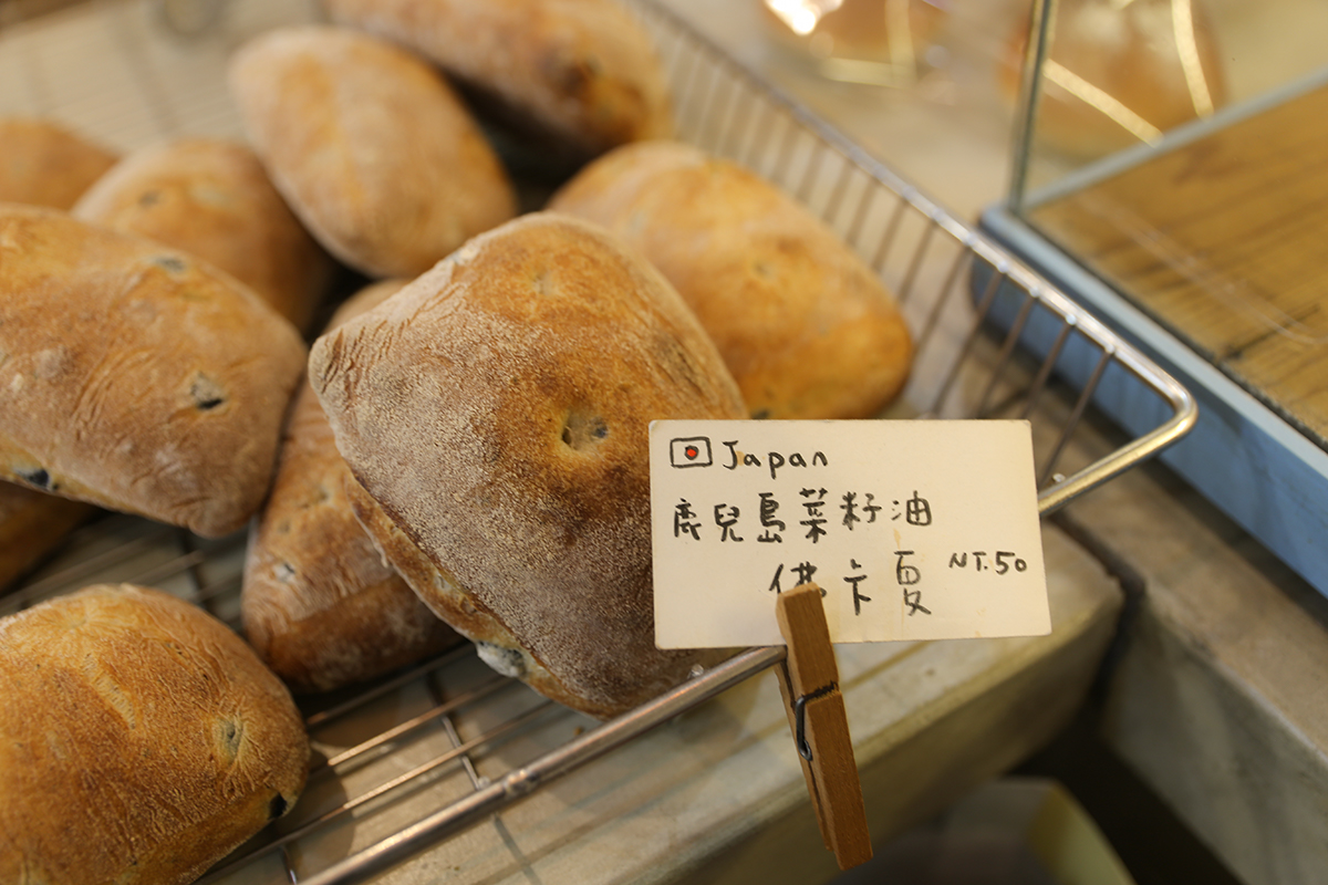 From Vespa to a bakery in the alley, the journey has already started for about a year. When it comes to the necessity of running a startup, the tender in their eyes must be it!  | Taipei Cultural experience | CAN Culture