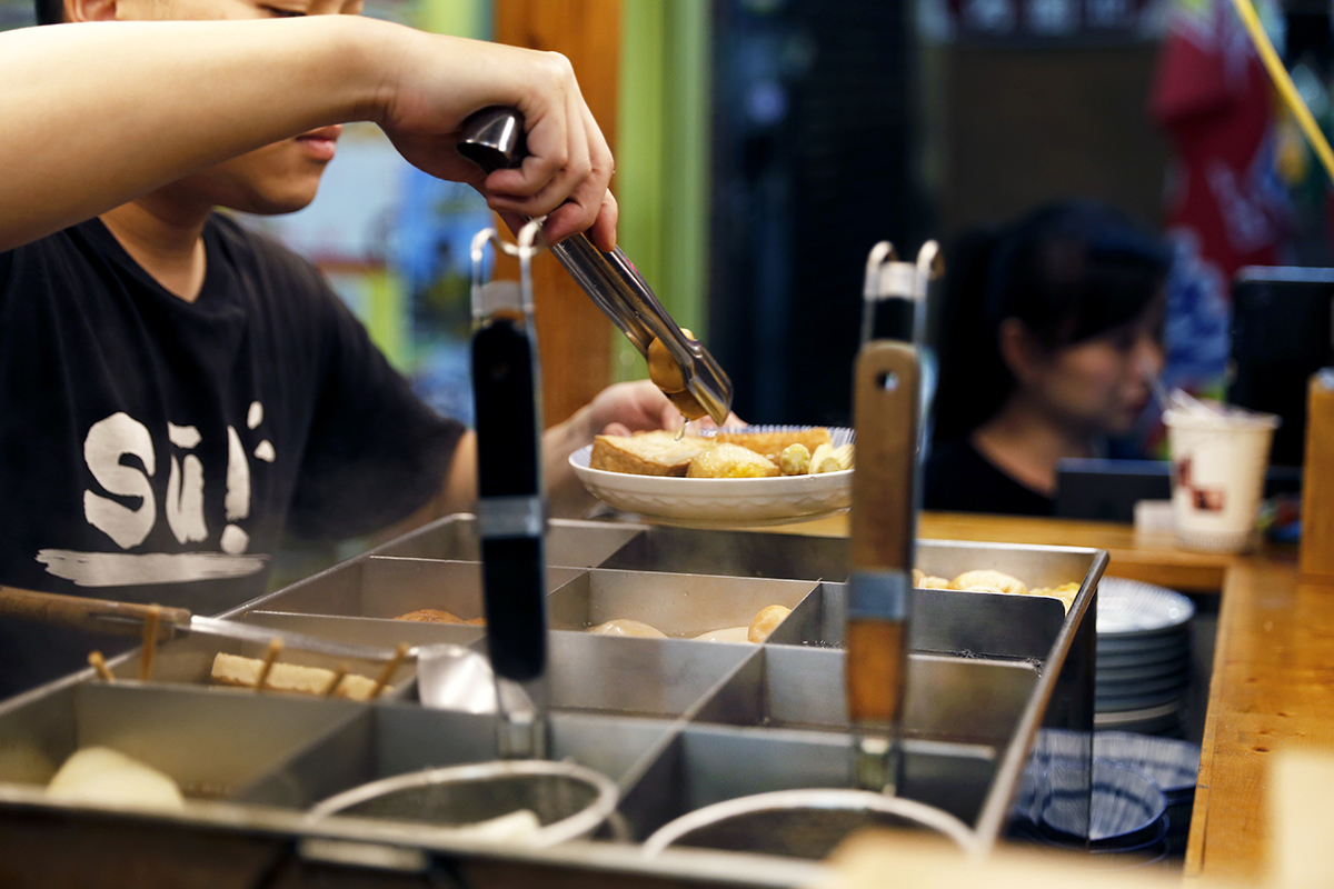 If you happen to visit Sanxia, drop by for a bowl of oden, with bowls of soup that are prepared with all the attention, and listen to some stories told by the owner  | Taipei Cultural experience | CAN Culture