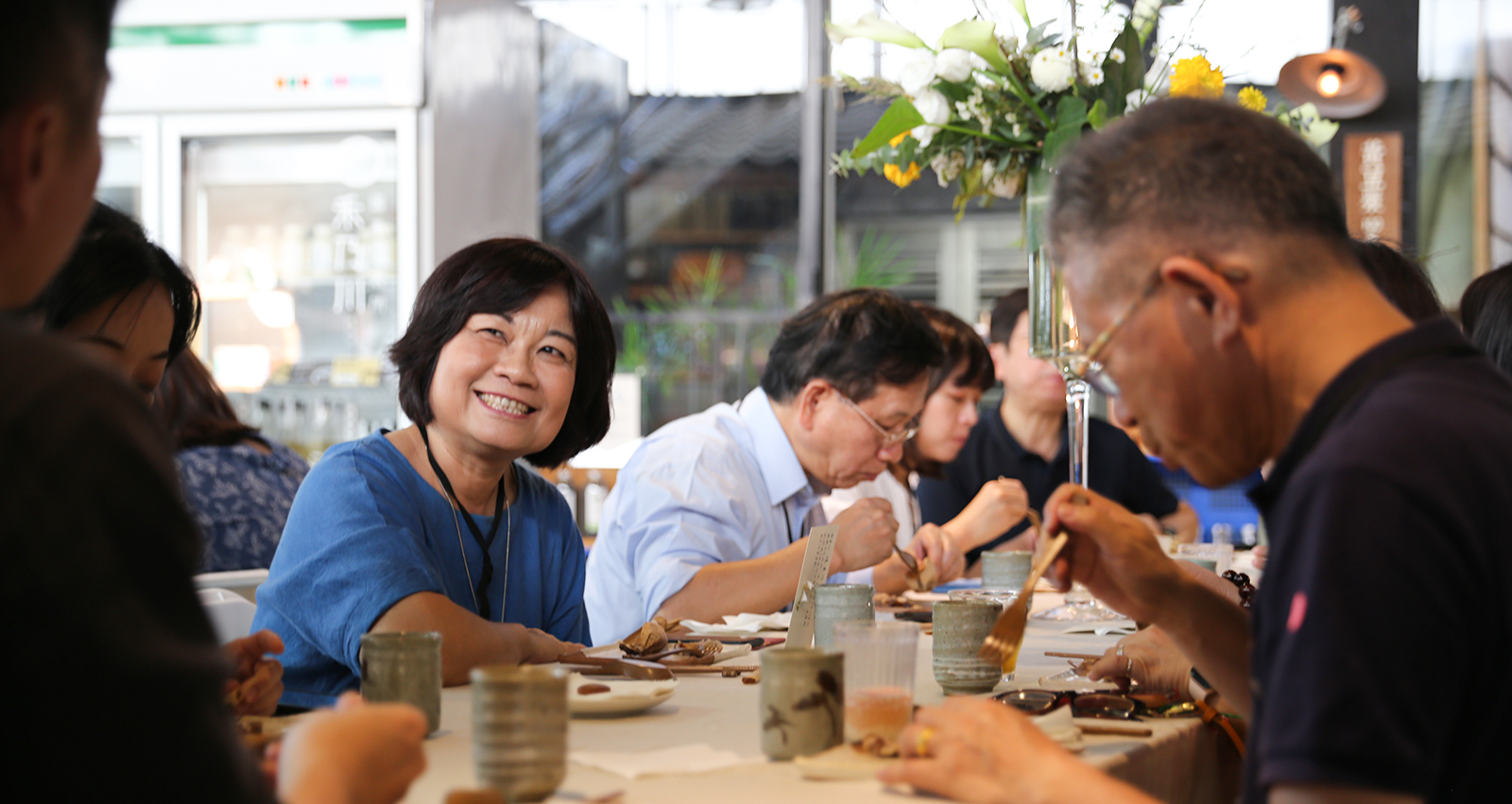 漫步回到甘樂食堂，我們準備了充滿溫度的十年相片展，從院子入口開始敘述2006年成立的絲瓜小隊，慢慢的從一個人到現在一群人的甘樂文創，接著與職人、夥伴、土地、甘樂誌的歷程給與大家視覺的饗宴，以及由鳴之花宇的花藝設計師洪淳羚老師，為派對帶來溫暖綻放的美麗花藝，接下來我們將十年故事入菜，由飲食旅遊作家徐銘志與甘樂食堂夥伴，攜手共創充滿十年故事記憶的料理。  | 甘樂文創 | 甘之如飴，樂在其中