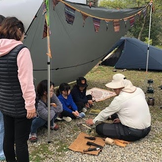 【工作坊】小童軍旅生活  「如何習得安全的山林用火知識!並與山林共存!」   課程簡介｜登山野營, 食衣住三項基本維生要素, 都要照顧到, 阿爾卑斯戶外會以淺顯易入手的裝備, 來說明於山林中取火取水，煮食求生要點，幫助自己，也能幫助他人的求生知識。 | 甘樂文創 | 甘之如飴，樂在其中