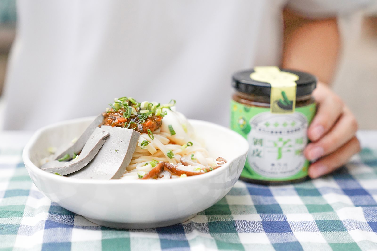 剝皮辛味噌豆腐拌麵，正餐與消夜都完美解決的極致好味｜禾乃川小廚房