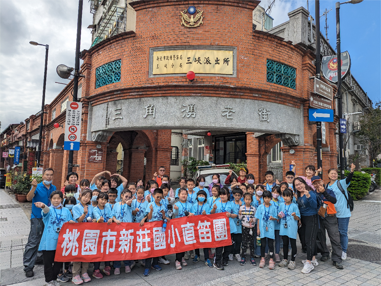 想規劃一場不一樣的企業員工旅遊嗎? 甘樂文創專注於企業深度旅遊,透過在地文化結合 ESG 行動,打造專屬的客製化企業旅程。 無論是 企業獎勵旅遊(Team Building)、福委會活動,還是跨國企業的永續交流之旅,我們都能提供最佳化的規劃與服務,讓員工旅程不只好玩,更能兼具學習、交流與永續實踐。 | 甘樂文創 | 甘之如飴,樂在其中 想規劃一場不一樣的企業員工旅遊嗎? 甘樂文創專注於企業深度旅遊,透過在地文化結合 ESG 行動,打造專屬的客製化企業旅程。 無論是 企業獎勵旅遊(Team Building)、福委會活動,還是跨國企業的永續交流之旅,我們都能提供最佳化的規劃與服務,讓員工旅程不只好玩,更能兼具學習、交流與永續實踐。 | 甘樂文創 | 甘之如飴,樂在其中